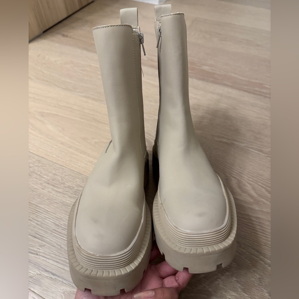 Zara Tan Rubber Boots - Picture 4 of 6